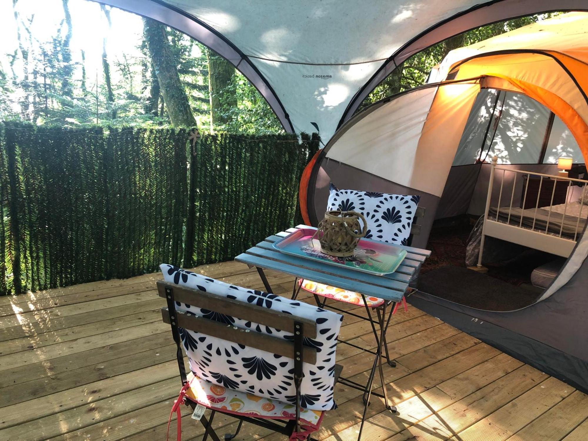 Commana Camping Au Lac Du Drennec Glamping Tent מראה חיצוני תמונה