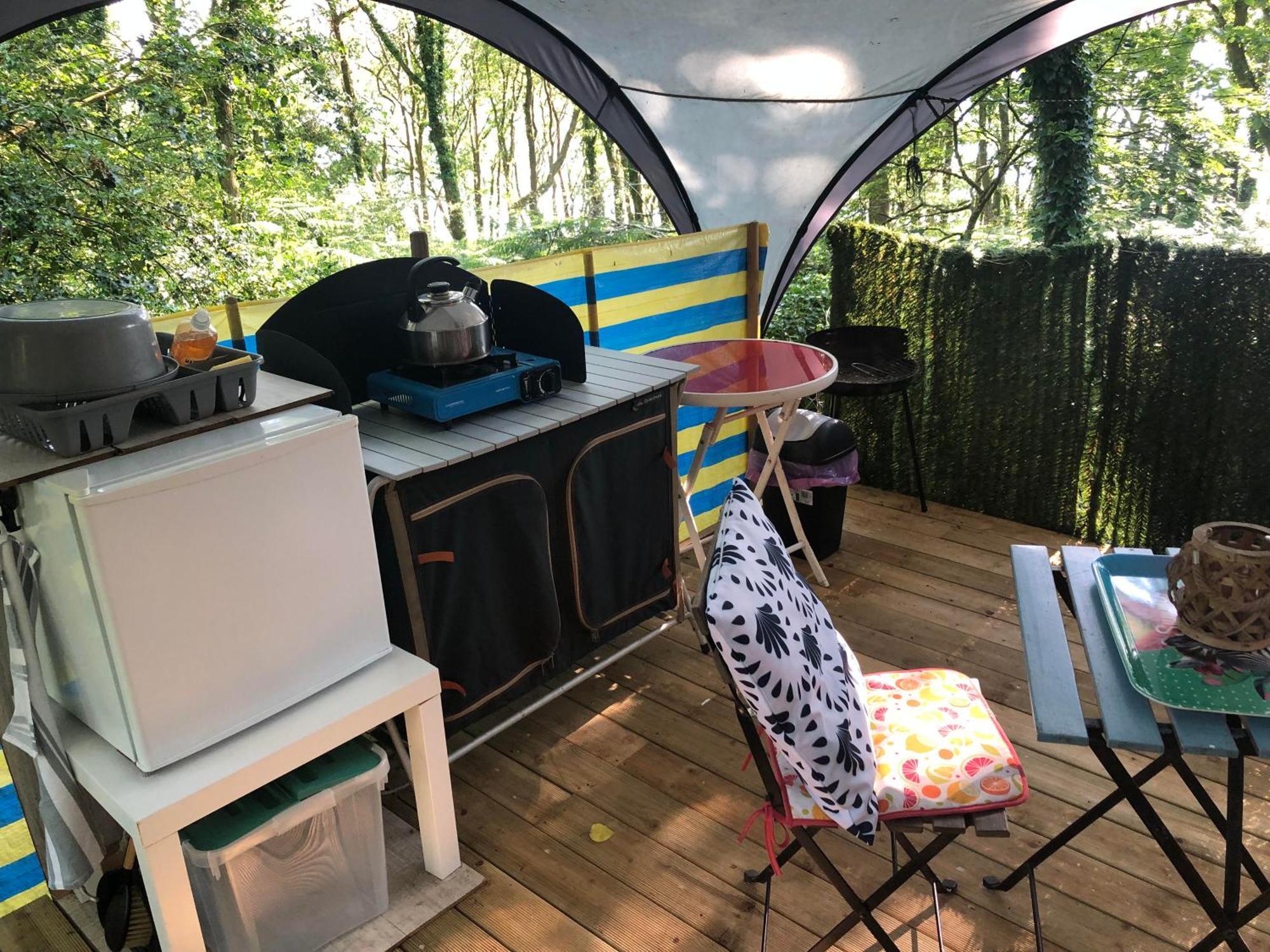 Commana Camping Au Lac Du Drennec Glamping Tent מראה חיצוני תמונה
